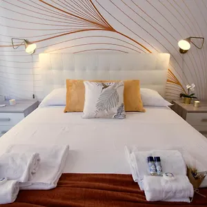 https://elide-love-locks-in-ponte-milvio.it-romehotels.com